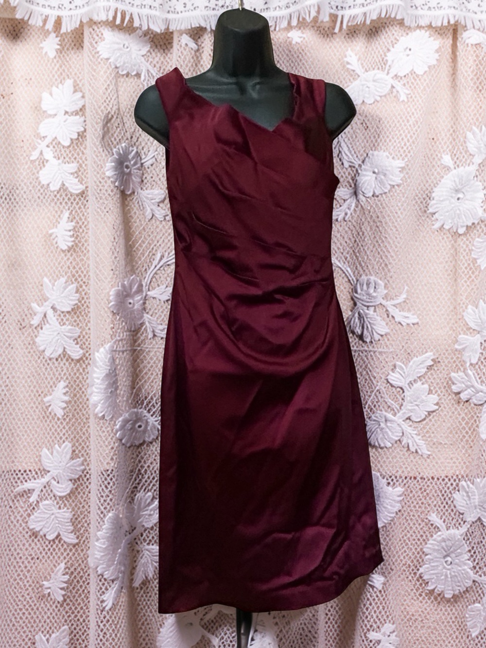 Cache Burgundy Satin Ruched Sheath Dress Scoop Neck Knee Length Size 8